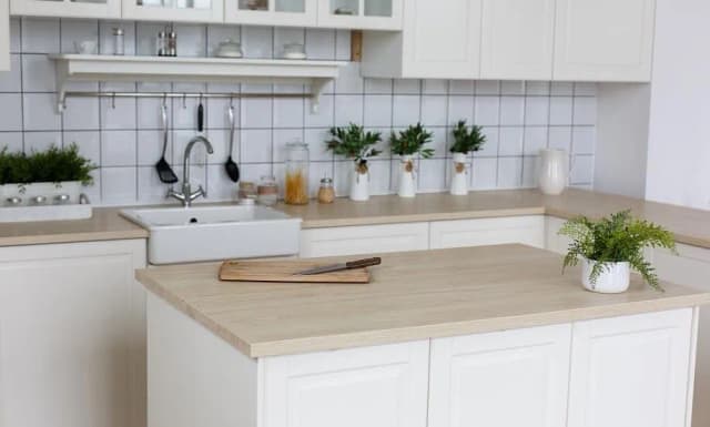 Co na blat kuchenny? Wybierz najlepszy materiał dla swojej kuchni Co na blat kuchenny? Wybierz najlepszy materiał dla swojej kuchni