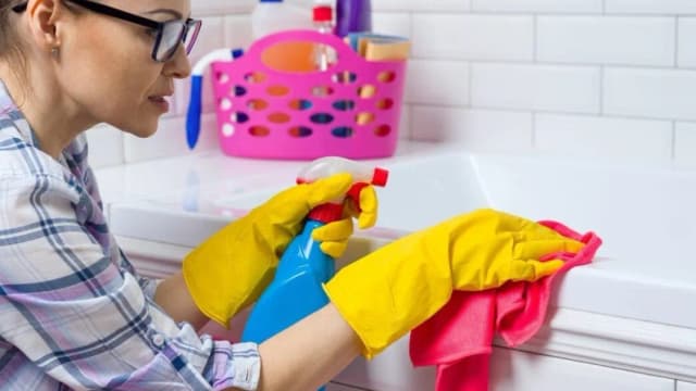 Skuteczne metody na to, czym ściągnąć silikon z różnych powierzchni Skuteczne metody na to, czym ściągnąć silikon z różnych powierzchni